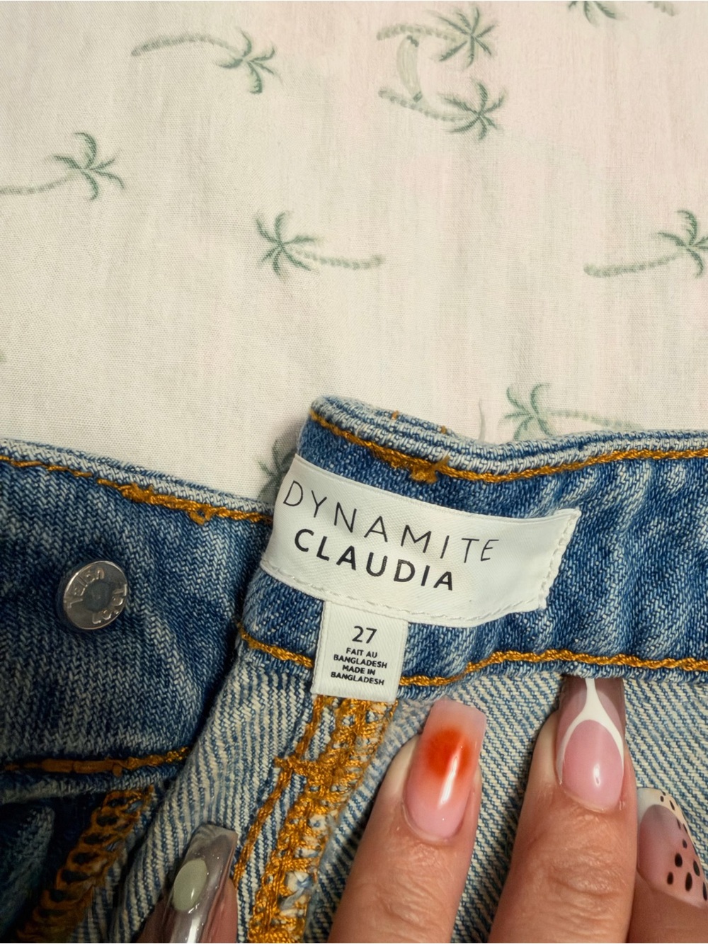 Dynamite Claudia Ripped Mom Jean